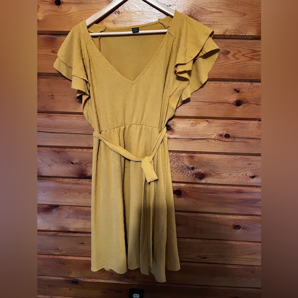 Maternity dress with tie